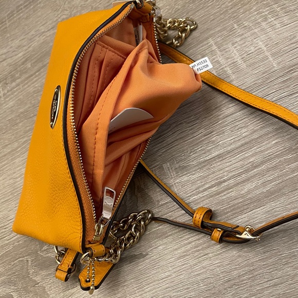 QUINN CROSSBODY IN PEBBLE LEATHER (COACH F52709) - Picture 3 of 6